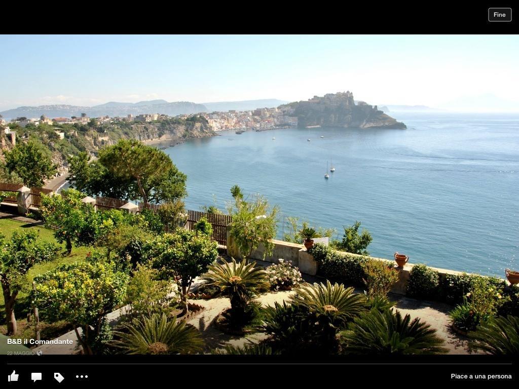 Guest House Il Comandante Procida Eksteriør bilde